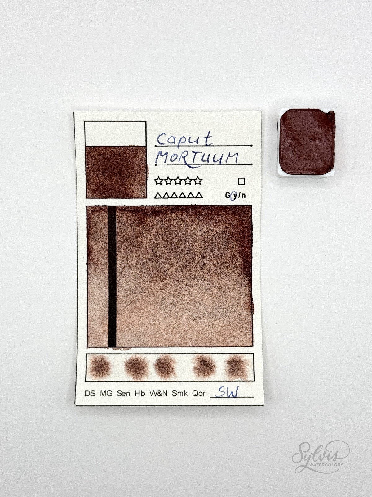 kleine Farbkarte Caput Mortuum mit halbem Näpfchen – handgemachte Aquarellfarbe auf Aquarellpapier, höchste Lichtechtheit