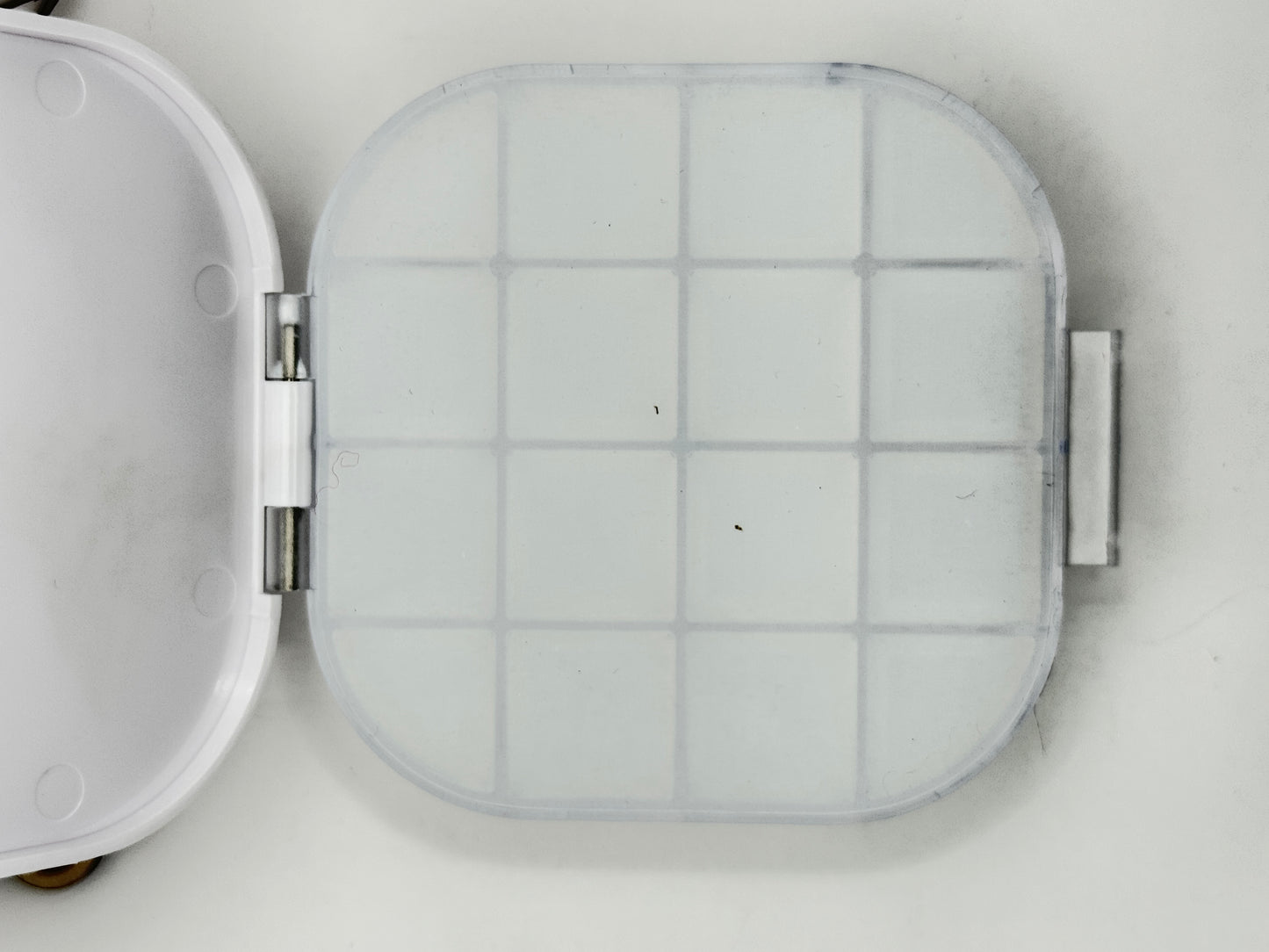 Dose mit Logo als Wetpalette / Reisepalettenbox mit Fächern für 16 Farben