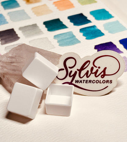 Halbe Näpfchen Kunststoff