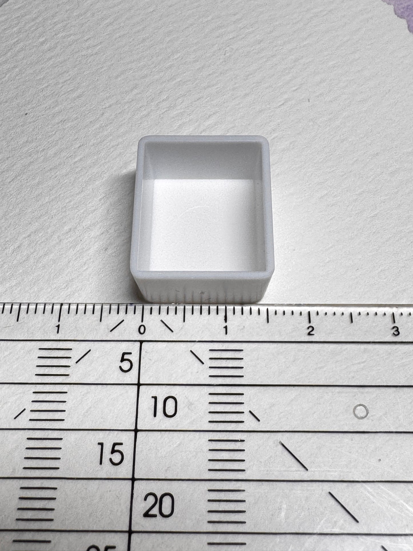 Halbe Näpfchen Kunststoff