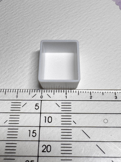 Halbe Näpfchen Kunststoff