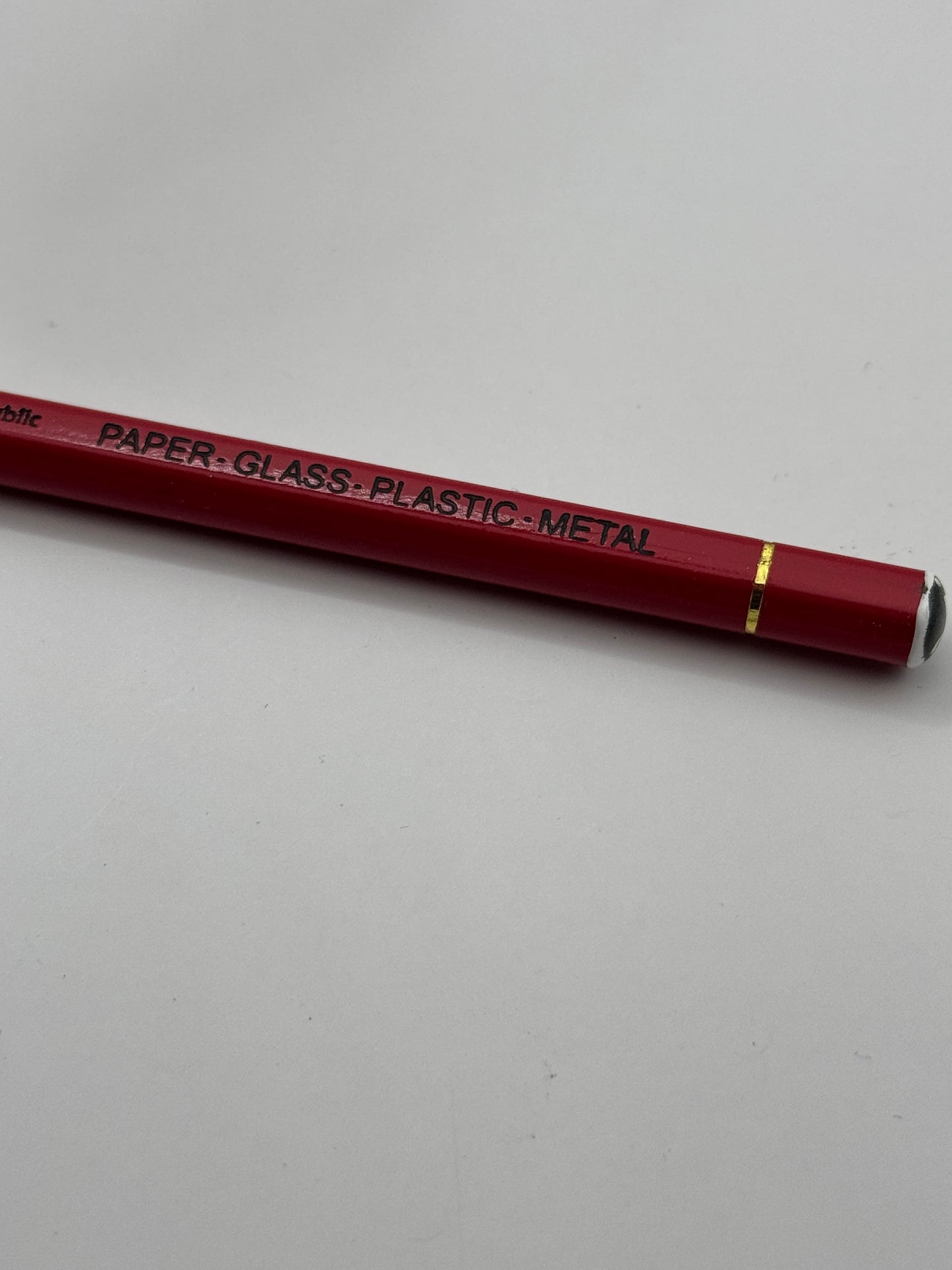 Stabilo All Graphitstift Detailaufnahme Beschriftung hinten andere Seite Paper - Glass - Plastic - Metal