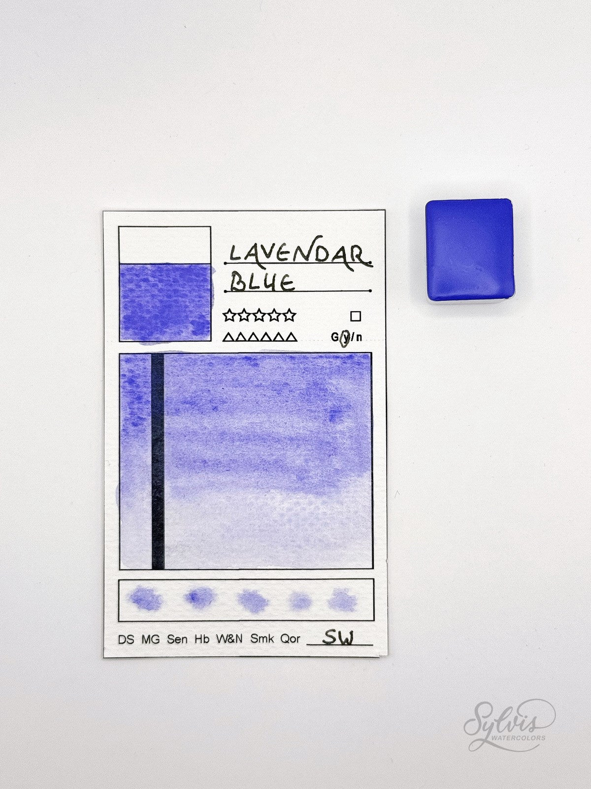 Kleine Farbkarte Lavendar Blue mit halbem Näpfchen – handgemachte Aquarellfarbe auf Aquarellpapier, höchste Lichtechtheit