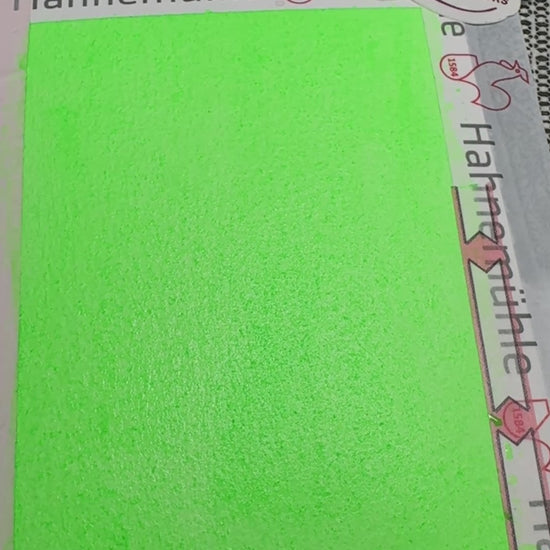 Video zeigt Neon und UV Leuchteffekt